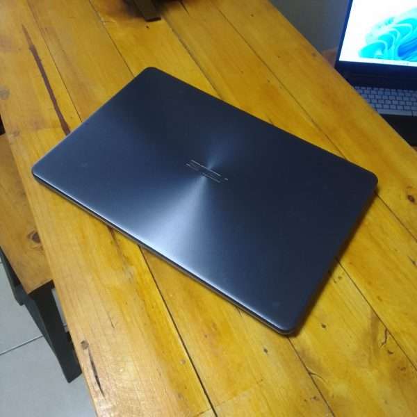 Asus VivoBook X505B, AMD A9, 4GB RAM, 500GB HDD, (second hand 9.5/10) - Image 4