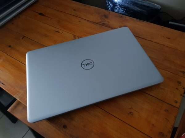 Dell Inspiron 15-5584, Core i7-8565U, 256GB SSD, 1TB, 16gb ram (REFURBISHED 9.8/10) {TYPO DEVICE IS A CORE I7 NOT CORE I8} - Image 4