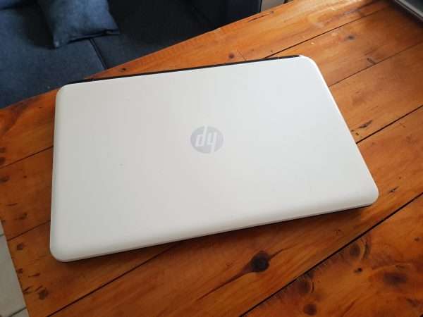 HP 255 G3, 1TB, 8GB, AMD E1 with Radeon R2 Graphics (Second hand 9.5/10) - Image 4