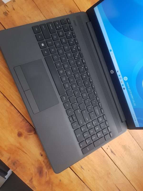 HP 255 G8 (Ryzen 3-3250U with Radeon graphics) 256gb ssd and 8gb ram (Second Hand score 9.5/10) - Image 3