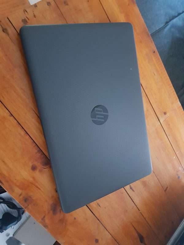 HP 255 G6, 1TB HDD, 8GB RAM, AMD E2 with Radeon R2 Graphics (Second hand 9.5/10) - Image 4